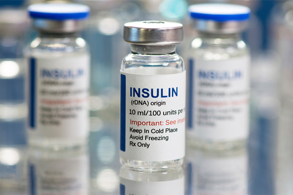 Verwenden Sie mehreren Gebrauchstemperaturdatenlogger, um Insulin sicher zu transportieren